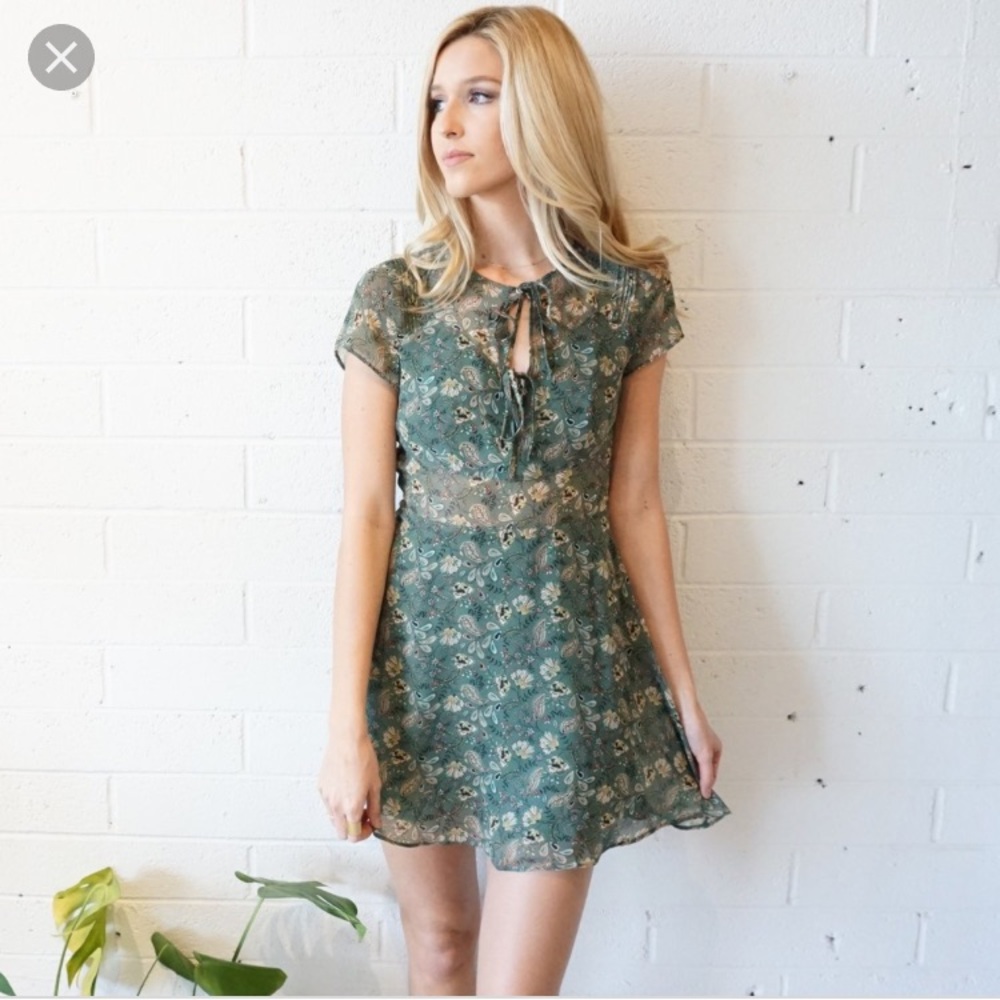 LINE & DOT PHYLY MINI DRESS IN SAGE GREEN